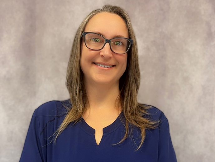 Dental assistant deanna